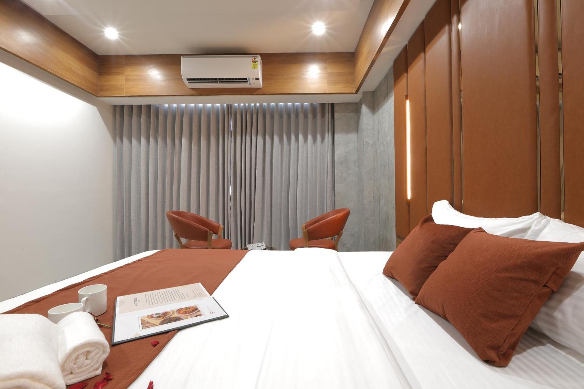 Plenteous Inn Ahmedabad Exterior foto