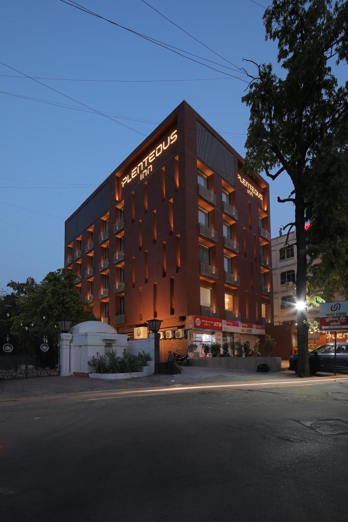 Plenteous Inn Ahmedabad Exterior foto